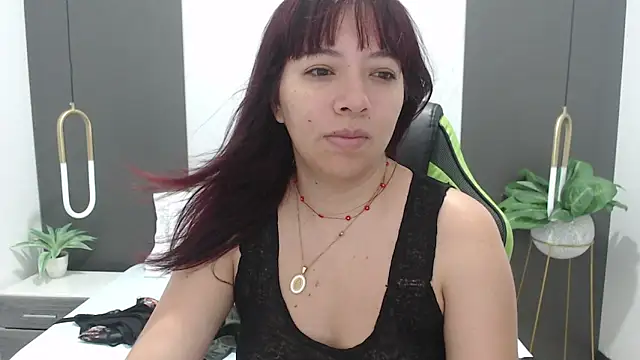 Snapshot of alma_fenix chatting on February 2025 12:16:01 PM alma fenix online show from February 2025 12:16:01 PM