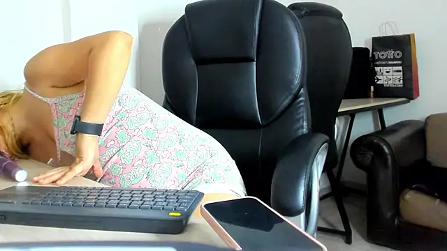 alma fenix online show from April 2026 04:25:02 PM