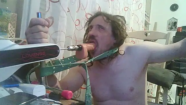 cyril020202 online show from April 2026 11:19:01 PM