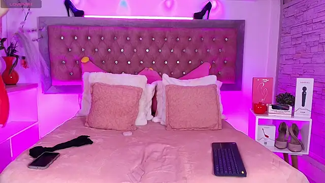 EmmaWilder online show from October 2025 09:47:01 PM