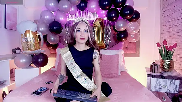 EmmaWilder online show from November 2025 07:17:02 PM