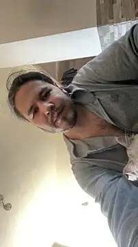 Snapshot of bananahot31 chatting on November 2025 01:37:02 PM bananahot31 online show from November 2025 01:37:02 PM