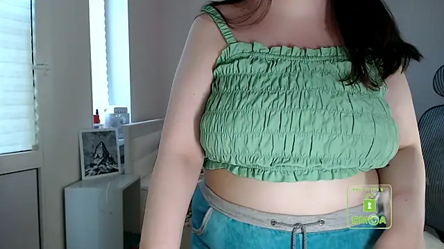 Snapshot of cute_and_hot chatting on June 2026 02:04:02 PM cute and hot online show from June 2026 02:04:02 PM