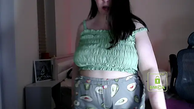 cute and hot online show from March 2026 10:11:01 PM