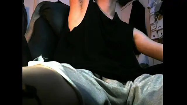 Ray175oo online show from November 2025 06:01:02 PM