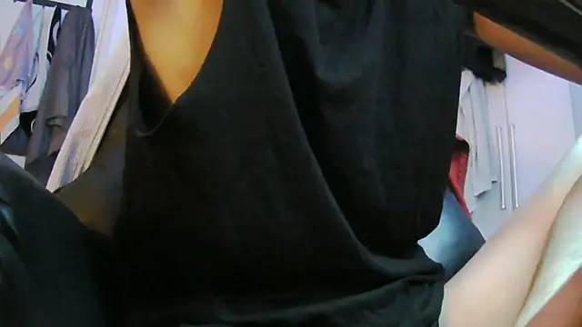 Ray175oo online show from April 2026 06:09:02 PM