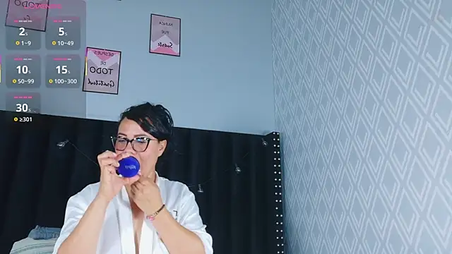 hotlatinateacher online show from January 2026 04:14:01 PM