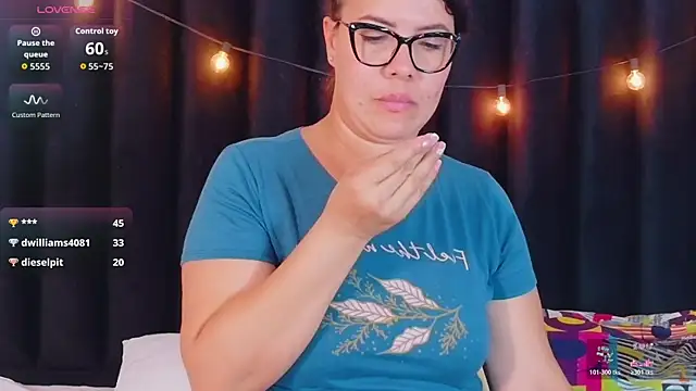 Snapshot of hotlatinateacher chatting on October 2025 07:18:01 AM hotlatinateacher online show from October 2025 07:18:01 AM