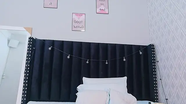 Snapshot of hotlatinateacher chatting on October 2025 07:33:02 PM hotlatinateacher online show from October 2025 07:33:02 PM