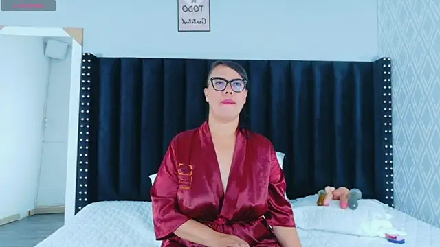 Snapshot of hotlatinateacher chatting on April 2026 12:17:01 PM hotlatinateacher online show from April 2026 12:17:01 PM