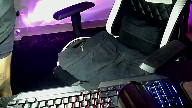 stebankechima online show from November 2025 06:41:02 PM