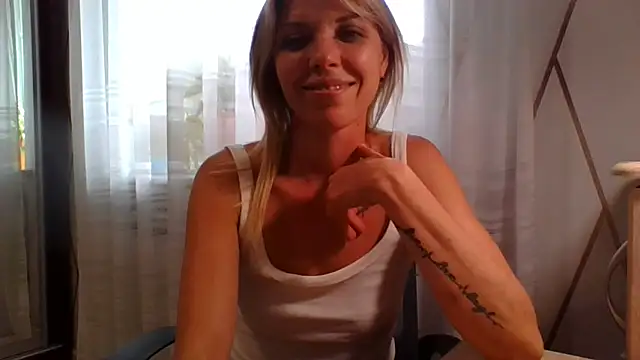 Snapshot of VelvetLove287 chatting on July 2026 01:50:01 PM VelvetLove287 online show from July 2026 01:50:01 PM