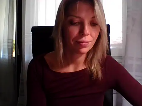 Snapshot of VelvetLove287 chatting on October 2025 09:03:01 AM VelvetLove287 online show from October 2025 09:03:01 AM