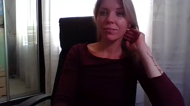 Snapshot of VelvetLove287 chatting on October 2025 01:33:02 PM VelvetLove287 online show from October 2025 01:33:02 PM