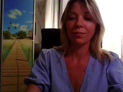 Snapshot of VelvetLove287 chatting on September 2025 01:38:02 PM VelvetLove287 online show from September 2025 01:38:02 PM