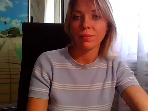 Snapshot of VelvetLove287 chatting on October 2025 07:20:02 AM VelvetLove287 online show from October 2025 07:20:02 AM