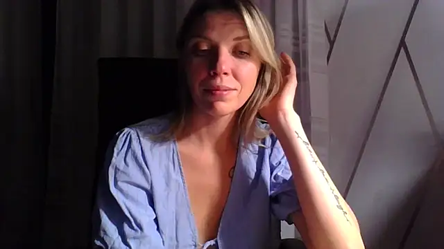 Snapshot of VelvetLove287 chatting on October 2025 07:16:02 PM VelvetLove287 online show from October 2025 07:16:02 PM