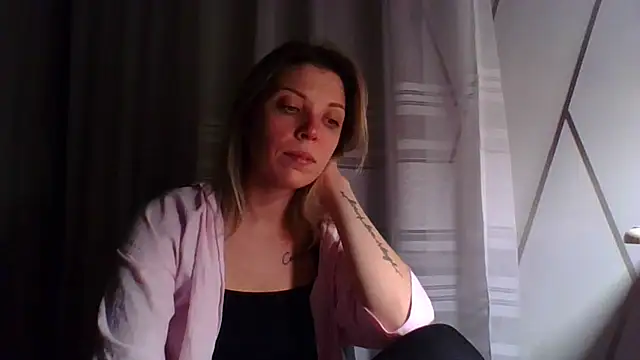 Snapshot of VelvetLove287 chatting on March 2025 07:17:01 PM VelvetLove287 online show from March 2025 07:17:01 PM