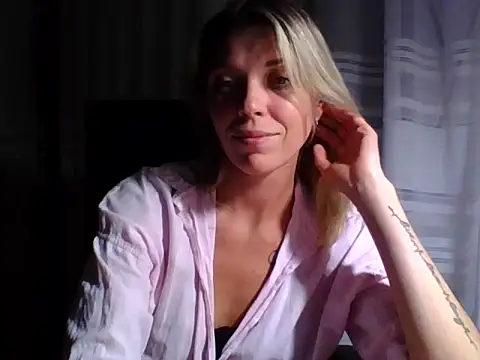 Snapshot of VelvetLove287 chatting on September 2025 07:03:01 PM VelvetLove287 online show from September 2025 07:03:01 PM