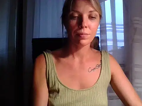 Snapshot of VelvetLove287 chatting on September 2025 03:19:02 PM VelvetLove287 online show from September 2025 03:19:02 PM