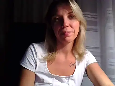 Snapshot of VelvetLove287 chatting on October 2025 06:52:02 PM VelvetLove287 online show from October 2025 06:52:02 PM
