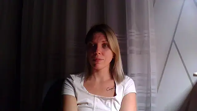Snapshot of VelvetLove287 chatting on February 2025 07:27:02 PM VelvetLove287 online show from February 2025 07:27:02 PM