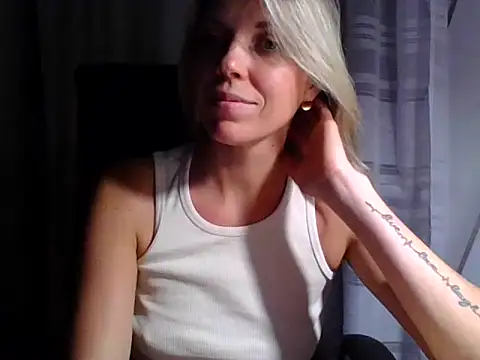 Snapshot of VelvetLove287 chatting on September 2025 08:04:02 PM VelvetLove287 online show from September 2025 08:04:02 PM