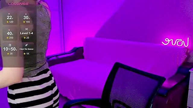 Snapshot of School_Love chatting on January 2025 01:12:01 PM School Love online show from January 2025 01:12:01 PM