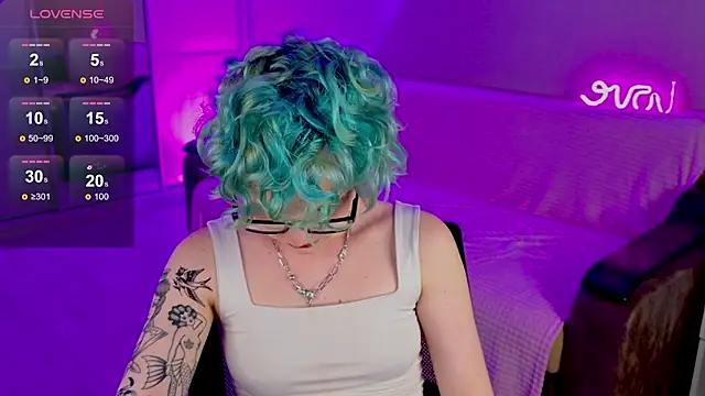 Snapshot of School_Love chatting on February 2025 04:13:02 PM School Love online show from February 2025 04:13:02 PM