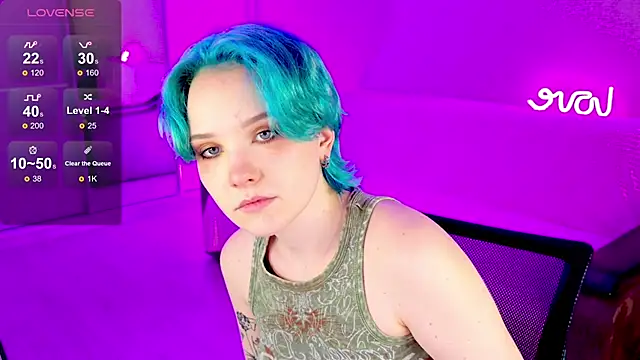 Snapshot of School_Love chatting on February 2025 01:11:01 PM School Love online show from February 2025 01:11:01 PM