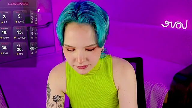 Snapshot of School_Love chatting on February 2025 04:14:01 PM School Love online show from February 2025 04:14:01 PM