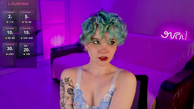 Snapshot of School_Love chatting on February 2025 01:11:01 PM School Love online show from February 2025 01:11:01 PM