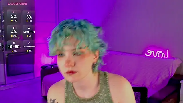 Snapshot of School_Love chatting on February 2025 01:07:01 PM School Love online show from February 2025 01:07:01 PM