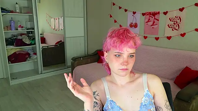 Snapshot of School_Love chatting on September 2025 11:03:01 AM School Love online show from September 2025 11:03:01 AM