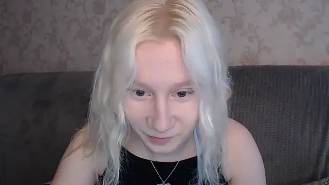 Snapshot of EnigmaSee chatting on June 2026 02:17:01 AM EnigmaSee online show from June 2026 02:17:01 AM
