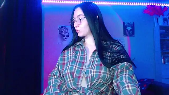 Fluffy Tiffy online show from October 2025 12:09:01 AM