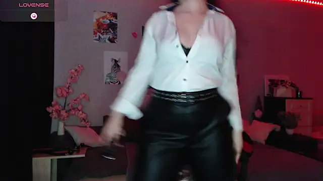 Fluffy Tiffy online show from February 2025 07:02:01 AM