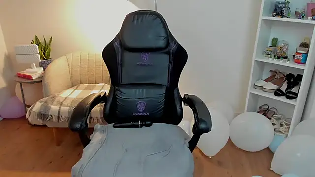  BellaEvans  online show from April 2026 07:45:01 AM