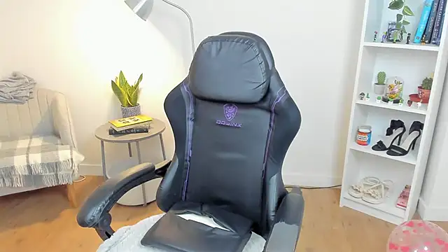  BellaEvans  online show from November 2025 05:45:02 AM