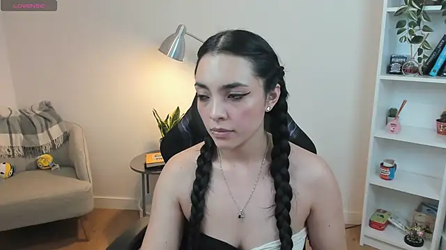 Snapshot of _BellaEvans_ chatting on February 2025 09:09:02 AM BellaEvans online show from February 2025 09:09:02 AM