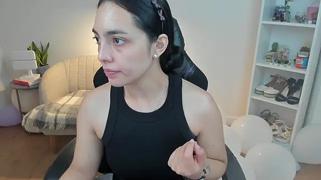  BellaEvans  online show from April 2026 04:53:02 AM