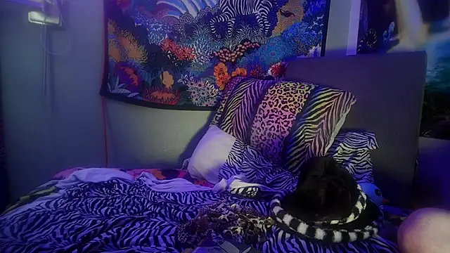 HippieBWC4U online show from December 2025 04:06:02 AM