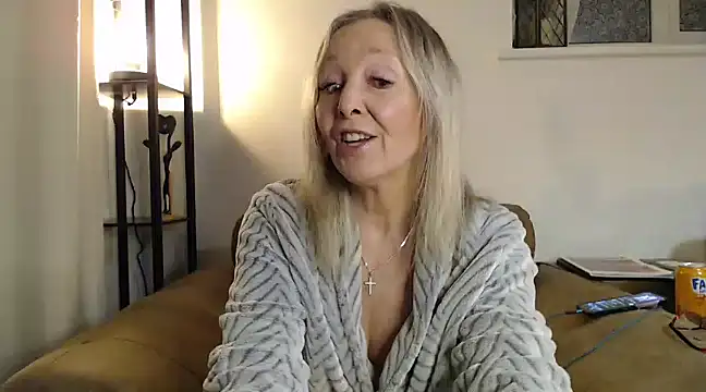 Snapshot of Ladystargazer1966 chatting on January 2025 11:06:01 PM Ladystargazer1966 online show from January 2025 11:06:01 PM