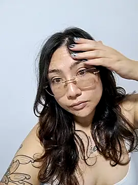 Mia Ruiz online show from October 2025 02:08:01 AM