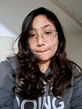 Mia Ruiz online show from October 2025 02:15:01 AM