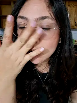 Mia Ruiz online show from October 2025 02:10:01 AM