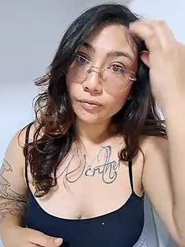 Mia Ruiz online show from November 2025 03:10:02 AM