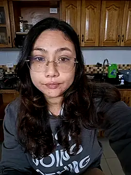 Mia Ruiz online show from October 2025 02:02:02 AM