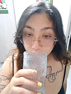 Mia Ruiz online show from November 2025 03:18:01 AM