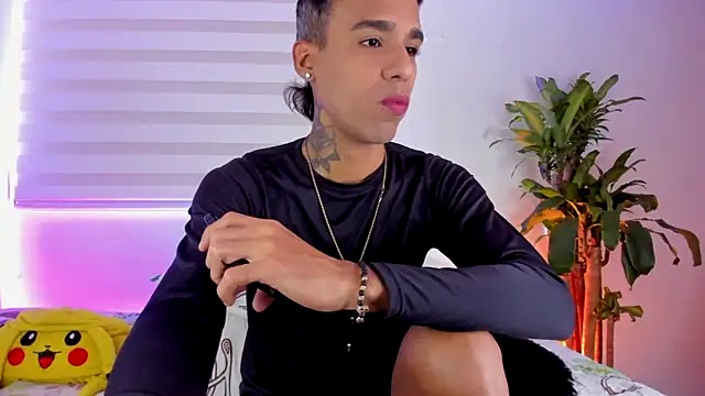 aldrinwhite online show from September 2025 06:15:02 PM